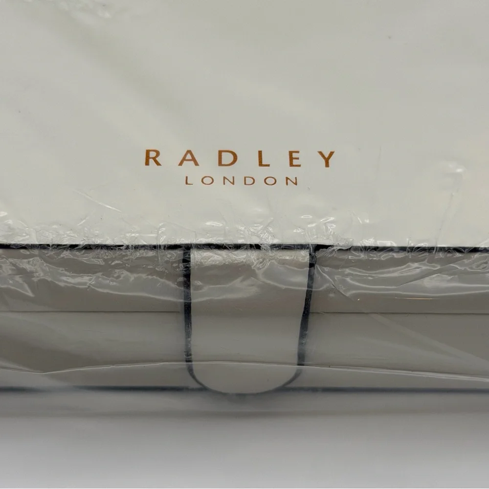 Radley London Jewelry Box Magnetic‎ Closure White New in Plastic